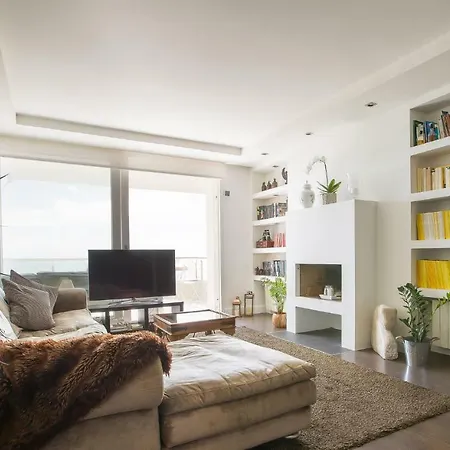 Beach 1st Line Apartment