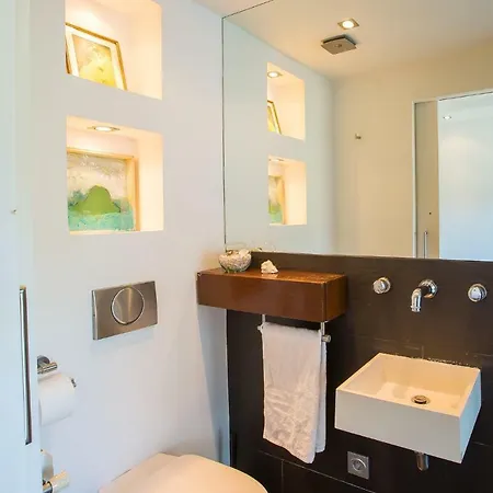 Beach 1st Line Apartment
